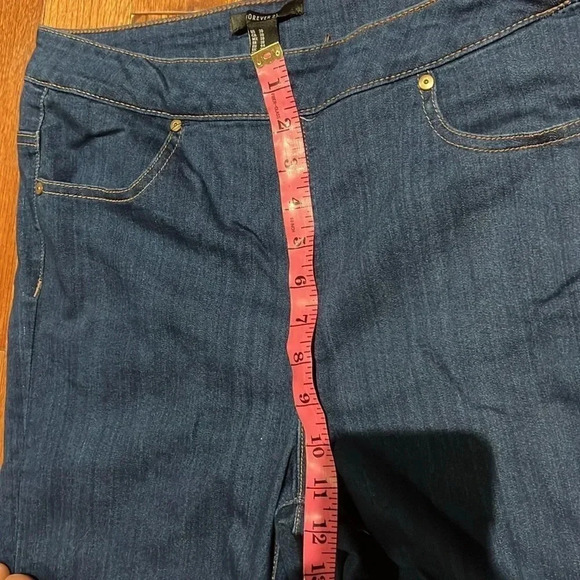 FOREVER 21 High Waisted, Flared, Dark Blue Wash Sz 30 - Picture 9 of 15